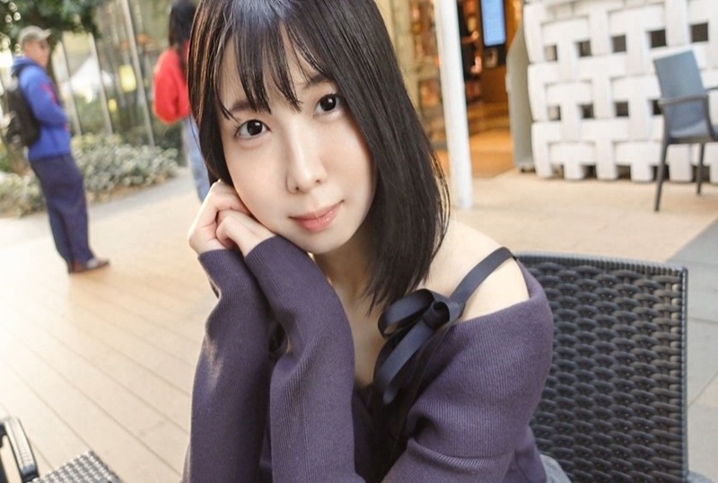 SIRO5489 【这差距惊人吗？】深受家长喜爱的温柔保育员陷入苦恼。一脸无辜的样子，不过她平时就穿这样的内衣吗？她扭动臀部的方式太色情了！ 素人
